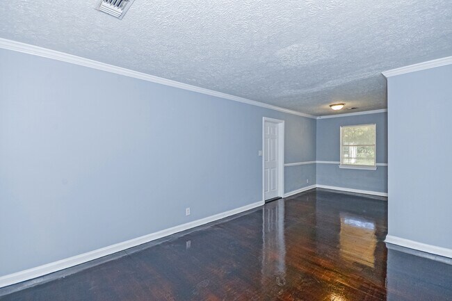 Photo - 928 Grenada Dr