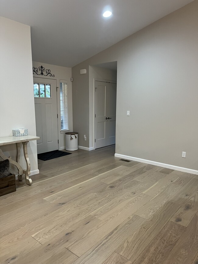 Photo - 381 E Lakeshore Dr