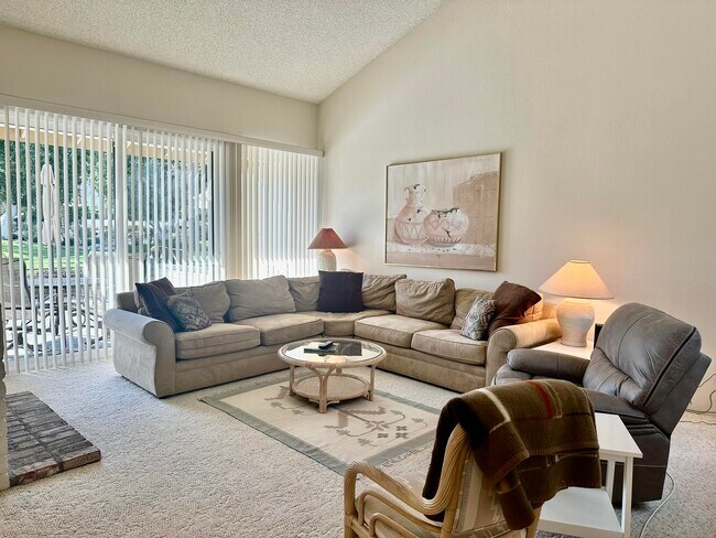 Photo - 207 Serena Dr