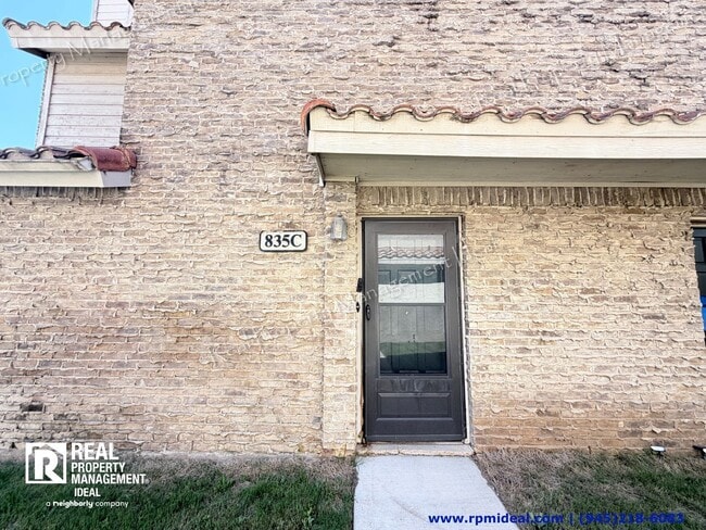 Building Photo - 835 Dublin Dr Unit 835c