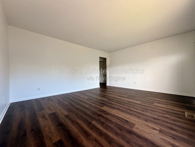 Photo - 3638 Missionaire Ave