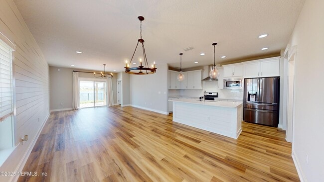 Photo - 257 Windermere Way