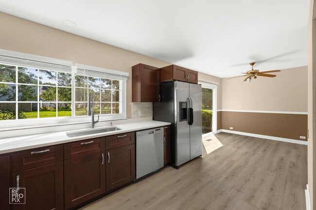 Photo - 1705 College Green Dr