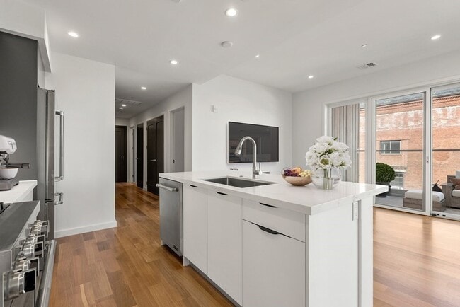 Photo - 537 E 2nd St Unidad 101