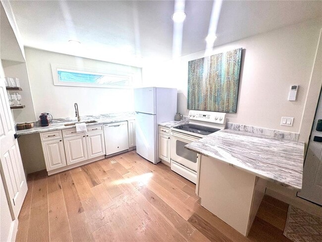 Photo - 3022 Beach Blvd S