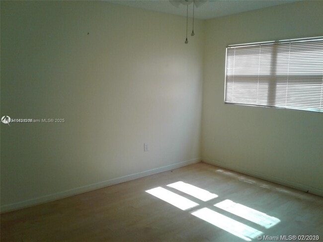 Photo - 701 SW 142nd Ave Unidad 104S