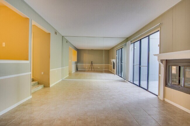 Photo - 2 Bedroom, 2.5 Bath Townhome with Easy Acc...