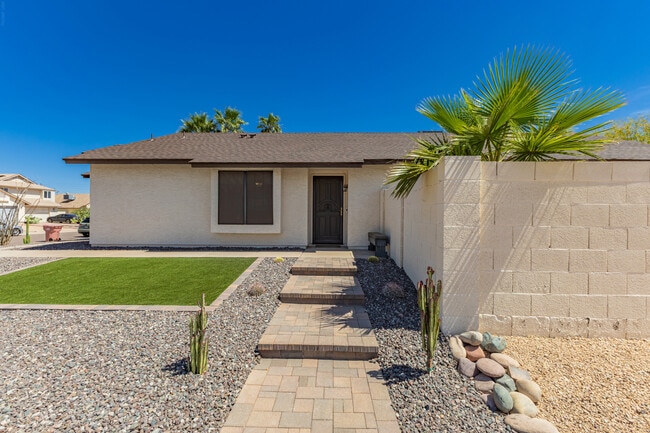 Photo - 8735 E Moreland St