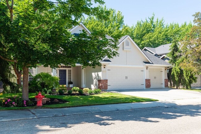 Photo - 3 Bed 2.5 Bath In The Heart Of Eagle