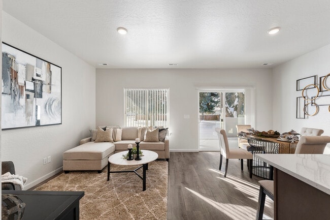Birkdale Commons - Birkdale Commons Townhomes