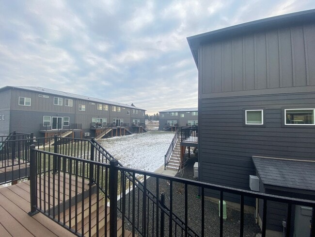 Photo - 21 E H St