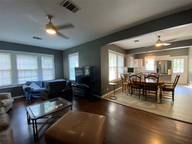 Photo - 3804 Duval St