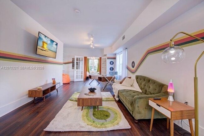 Photo - 524 NW 35th St Unit 4