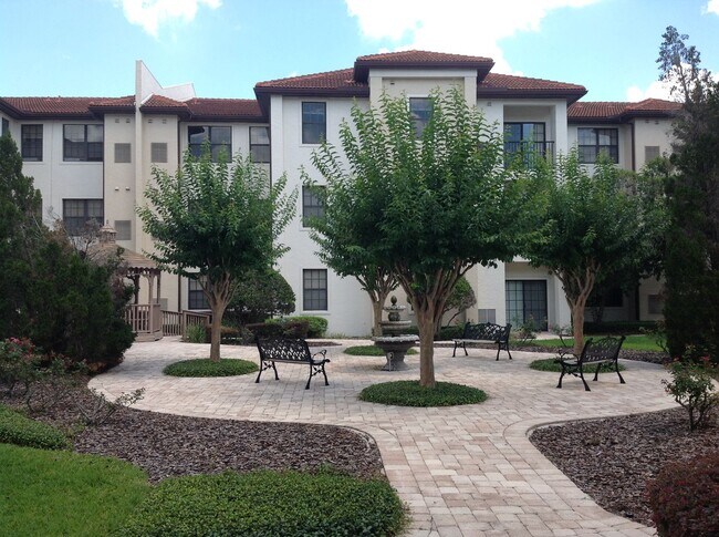 First Floor 2/1 in The Registry at Michiga... - First Floor 2/1 in The Registry at Michiga... Condo Unit 2106
