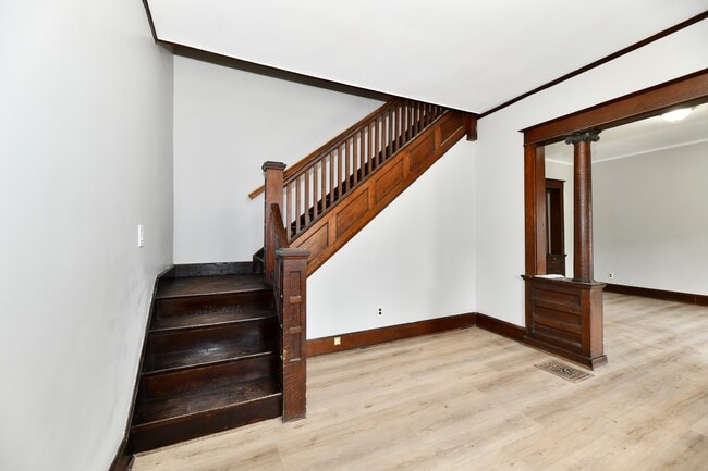 Photo - 852 N Rural St