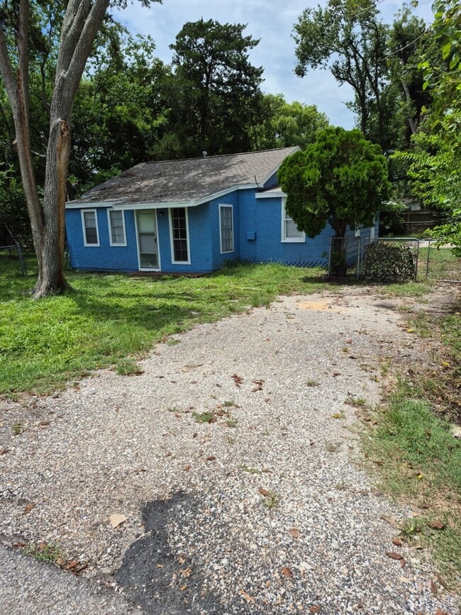 Building Photo - 7012 Church Ln Rental