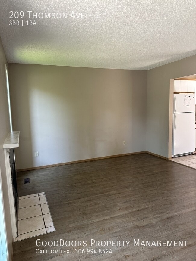 Building Photo - 209 Thomson Ave Unit 1