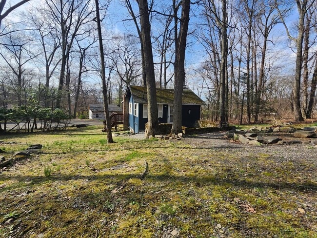 Photo - 5 Woodland Cir S