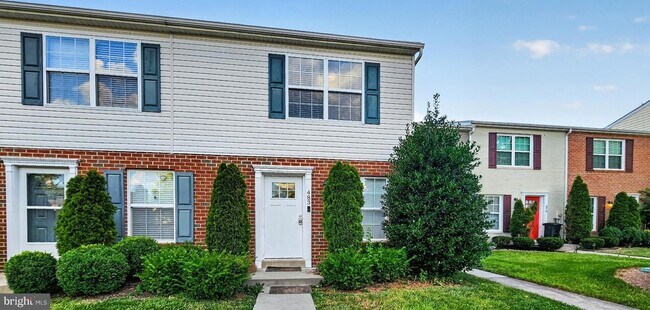 Photo - 483 Arwell Ct