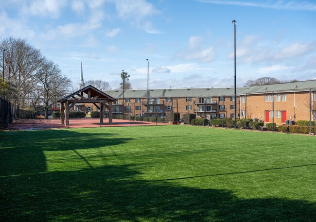 Photo - University Oaks