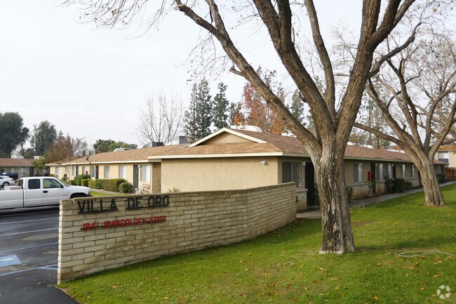 Photo - Villa De Oro Apartments