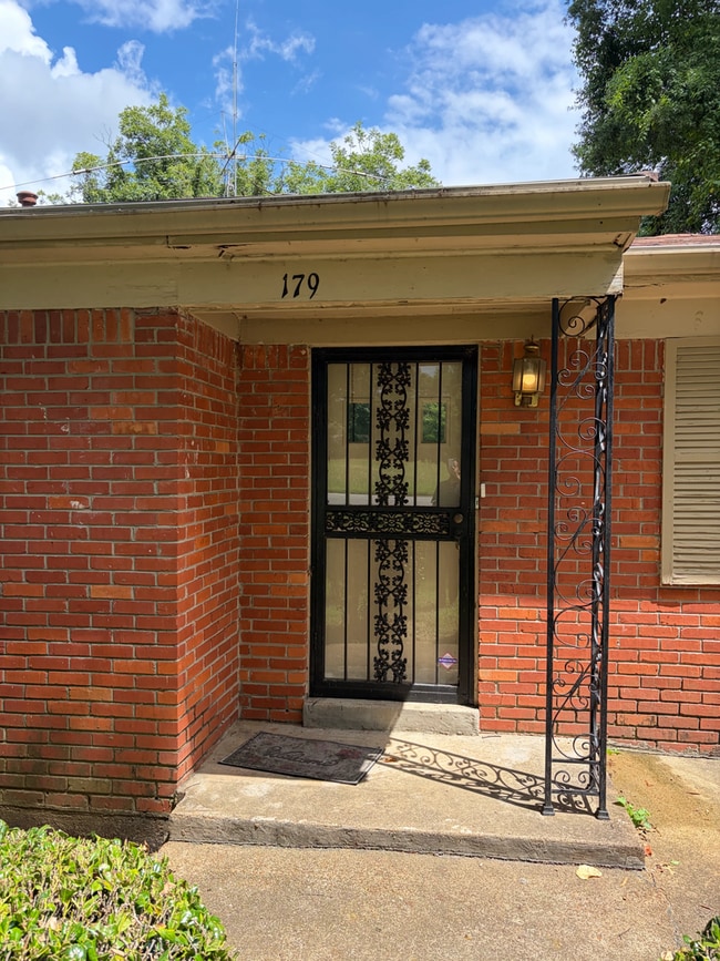 Building Photo - 179 Honduras Dr