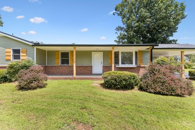 Photo - 1001 Lakeside Dr