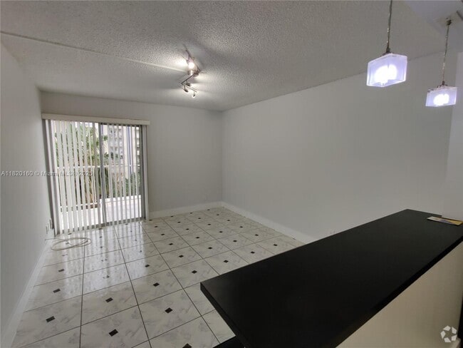 Building Photo - 801 NW 47th Ave Unit W611 Rental