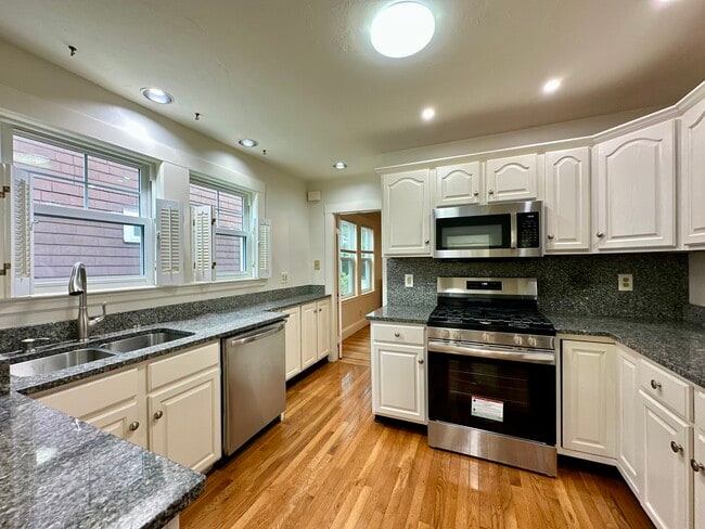 Building Photo - 79 Walk Hill St Unit 1 Rental