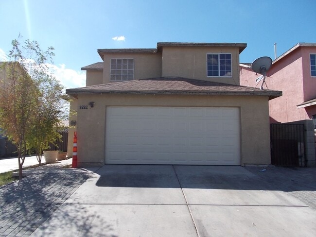 Building Photo - Spacious 4-Bedroom, 2.5-Bathroom Home with...