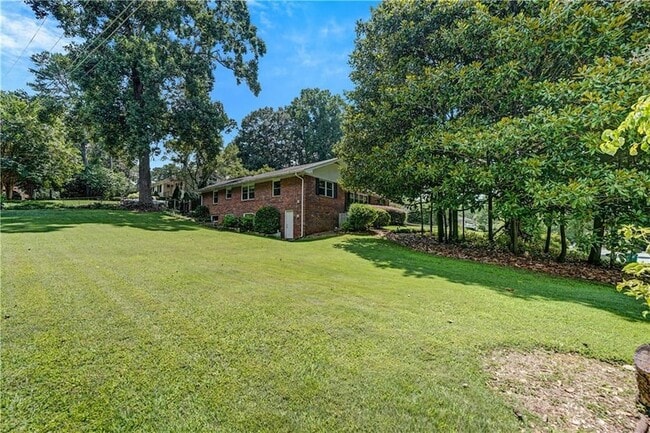 Photo - 2127 Desmond Dr