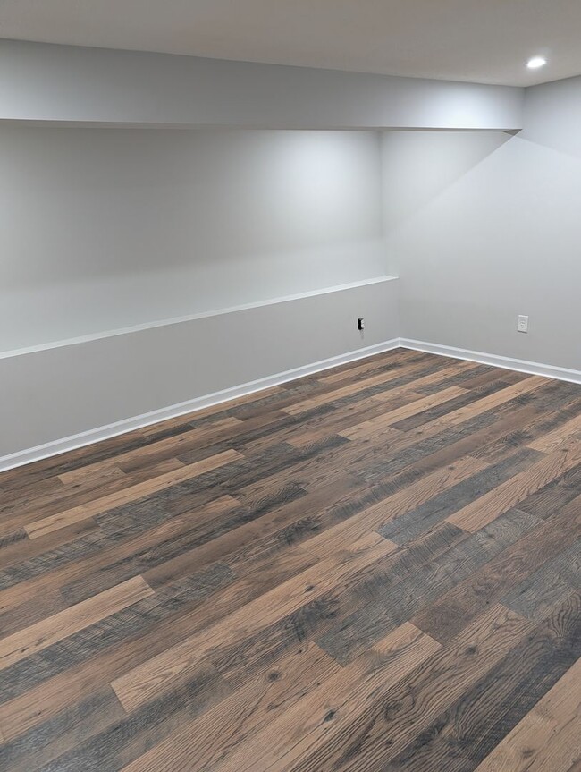 Photo - 619 W Kings Hwy