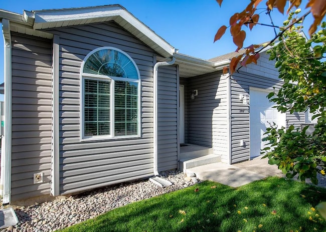 Photo - 140 Barron Way