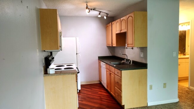 Photo - 3150 Iris Ave Unidad #208