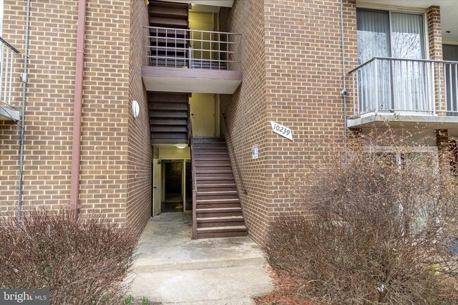 Building Photo - 10239 Prince Pl Unit 26-102