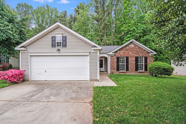 Comfort Meets Function in This 3BR/2BA Ced... - Comfort Meets Function in This 3BR/2BA Ced... House