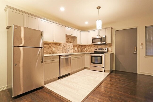 Photo - 4737 Aftonshire Dr Apartment Unit 5