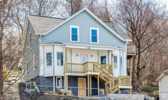 Building Photo - 598 Franklin St Unit 1 Rental