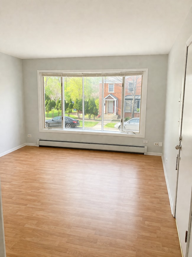 Photo - 801 S La Grange Rd Unit 1W