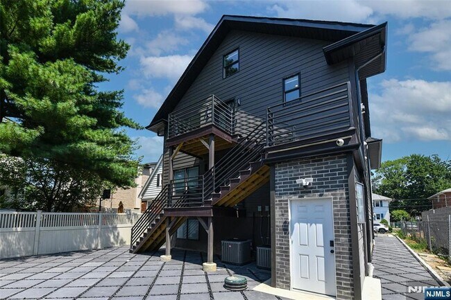 Photo - 332 Coolidge Ave