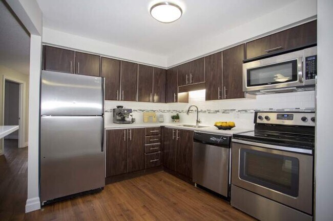 Photo - 675 Richmond