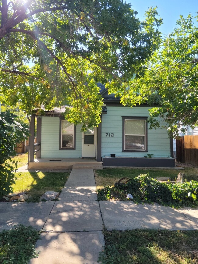 Building Photo - 712 Harrison Ave