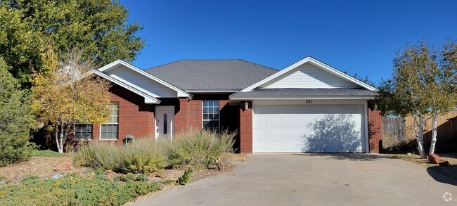 Building Photo - NEWER HOME WITH QUICK ACCESS TO CANNON