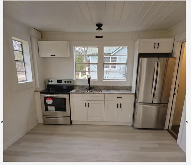 Photo - 16063 SE Janet St