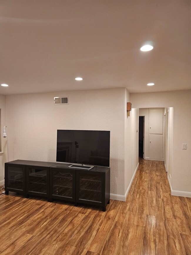 Photo - 419 Curie Dr