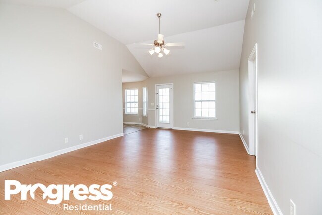 Photo - 922 Tom Hailey Blvd