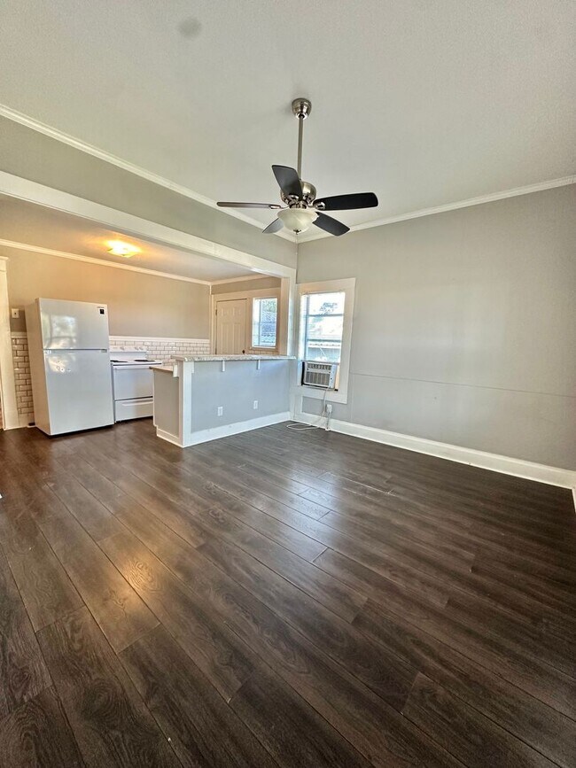 Cozy Home Near Downtown!! Shortterm lease... House Rental in San