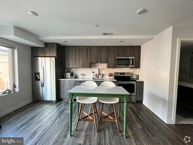Building Photo - 1261-63 N Newkirk St Unit B Rental