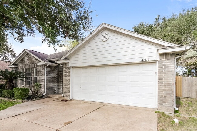 Photo - 4509 Fox Run St