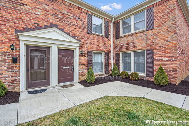 Photo - 911 Manor Ln